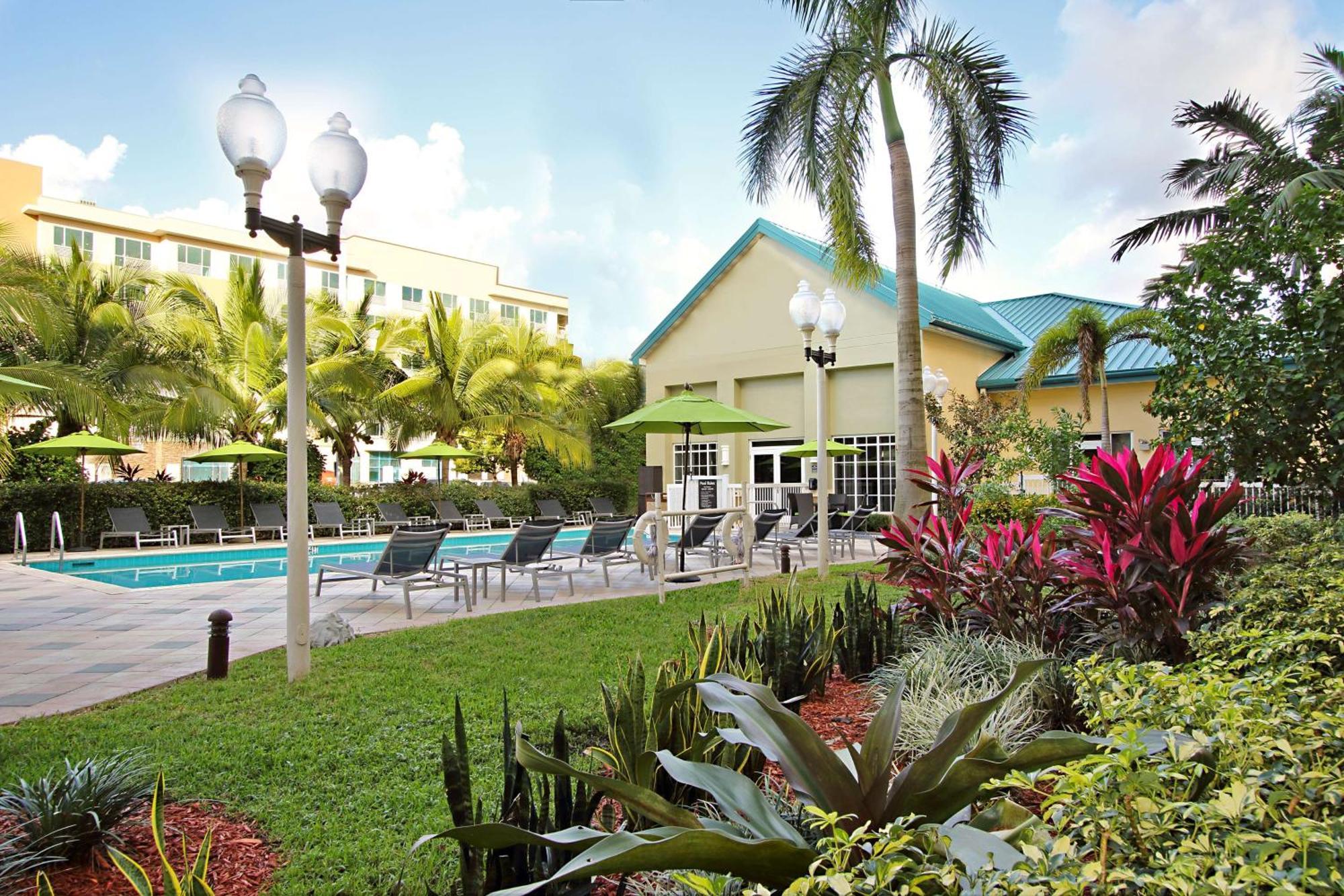 Homewood Suites By Hilton Miami - Airport West Майами-Спрингс Экстерьер фото